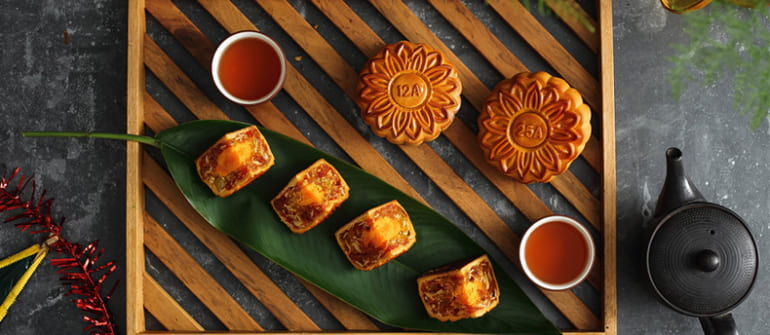 mid-autumn moon cake jbatravelbox