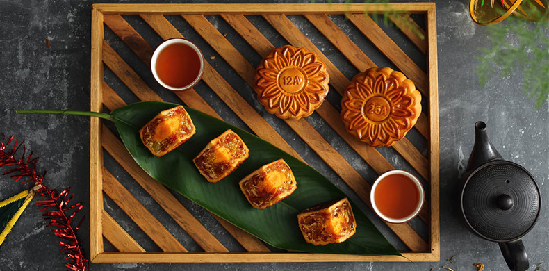 mid-autumn moon cake jbatravelbox