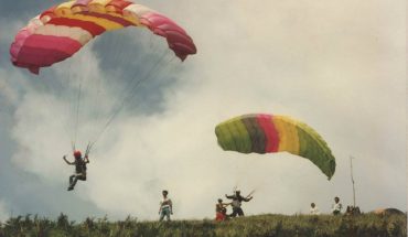 Paragliding – Overnight Camping at the Top of Vien Nam Mountain (1 Day)