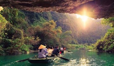 DAY TRIP HA NOI – HOA LU ACIENT CAPITAL – TRANG AN GROTTOES